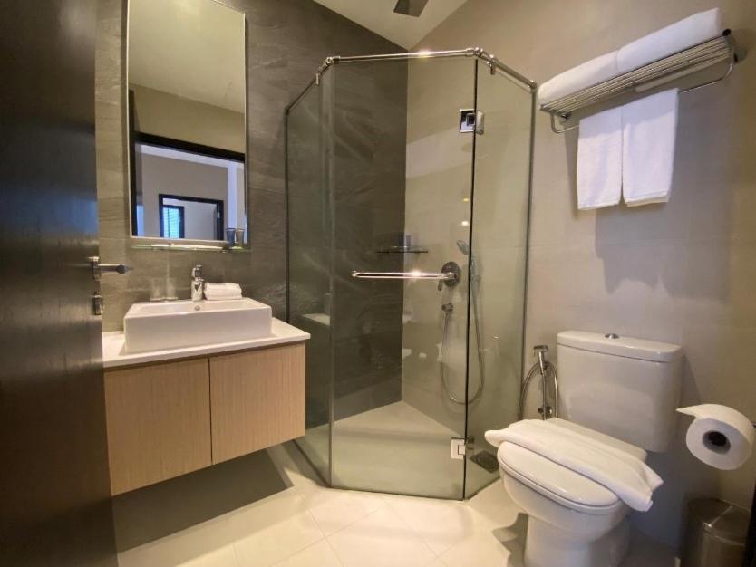 Momentus Serviced Residences Novena Сингапур Экстерьер фото