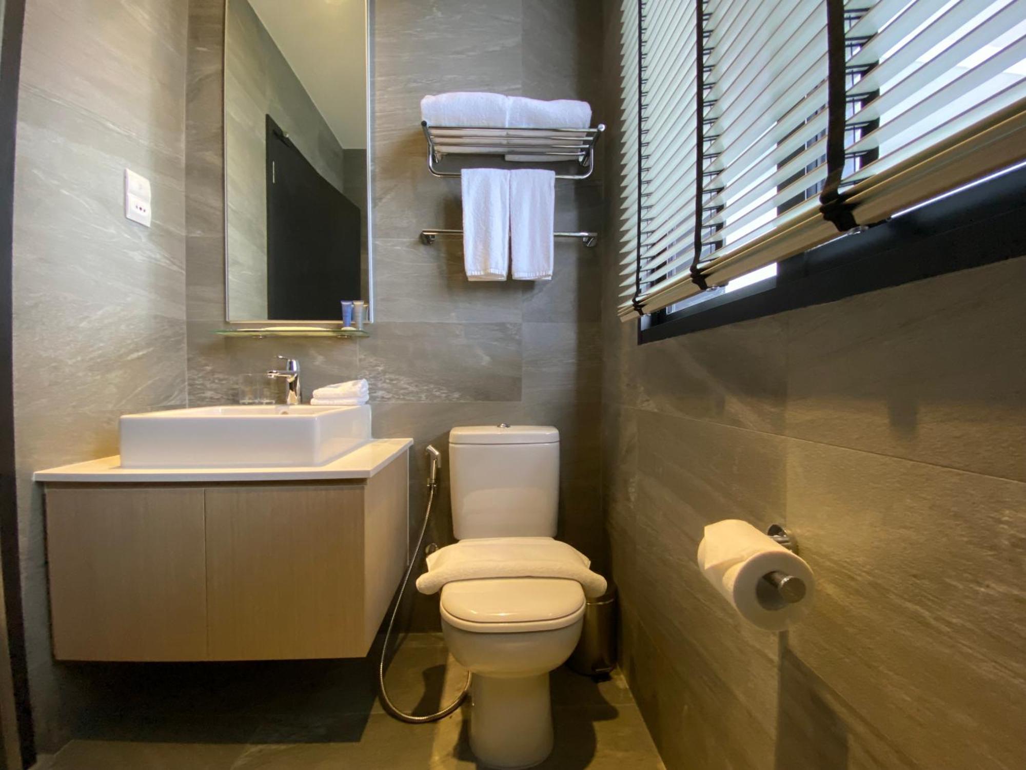 Momentus Serviced Residences Novena Сингапур Экстерьер фото