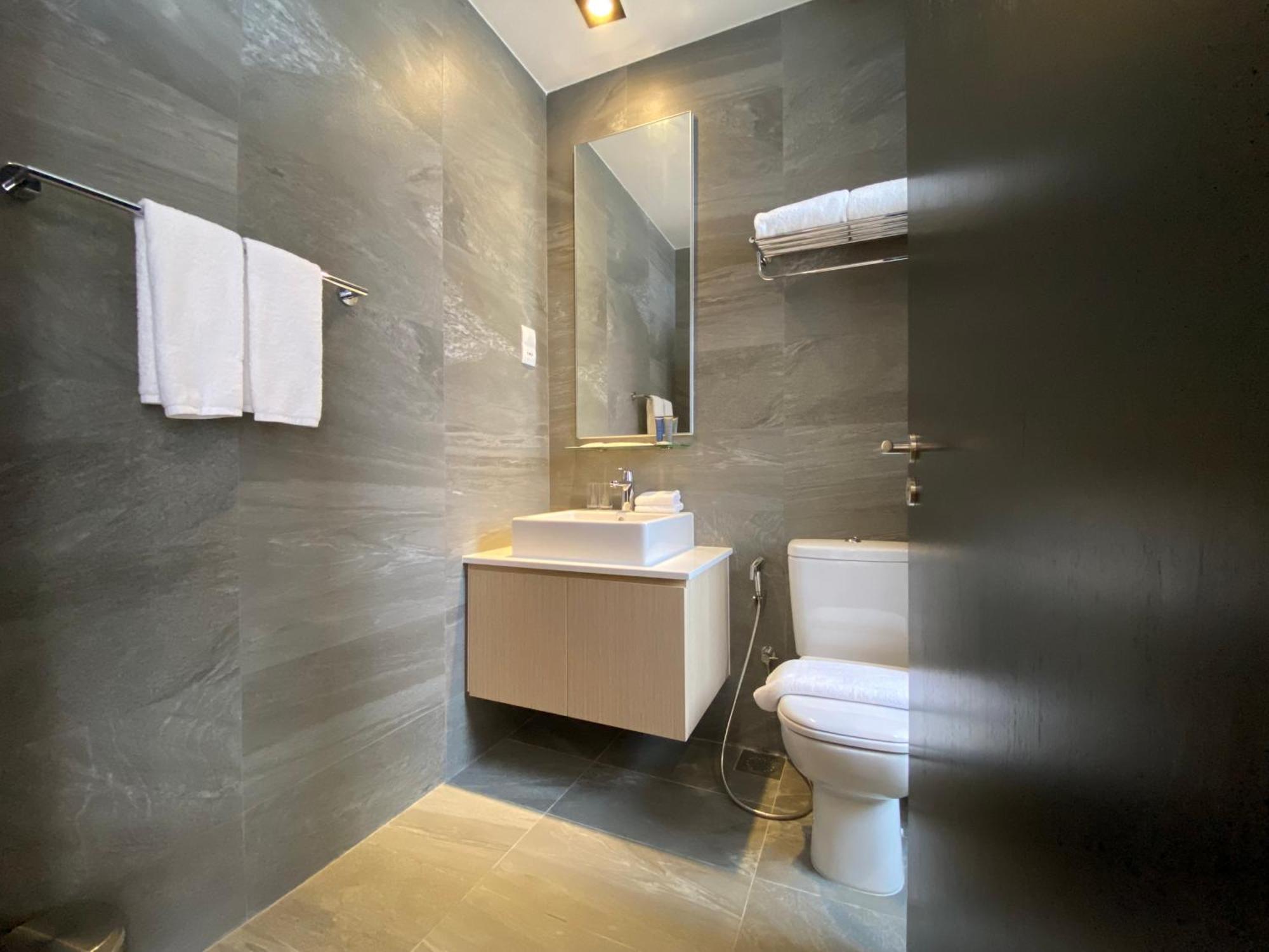 Momentus Serviced Residences Novena Сингапур Экстерьер фото