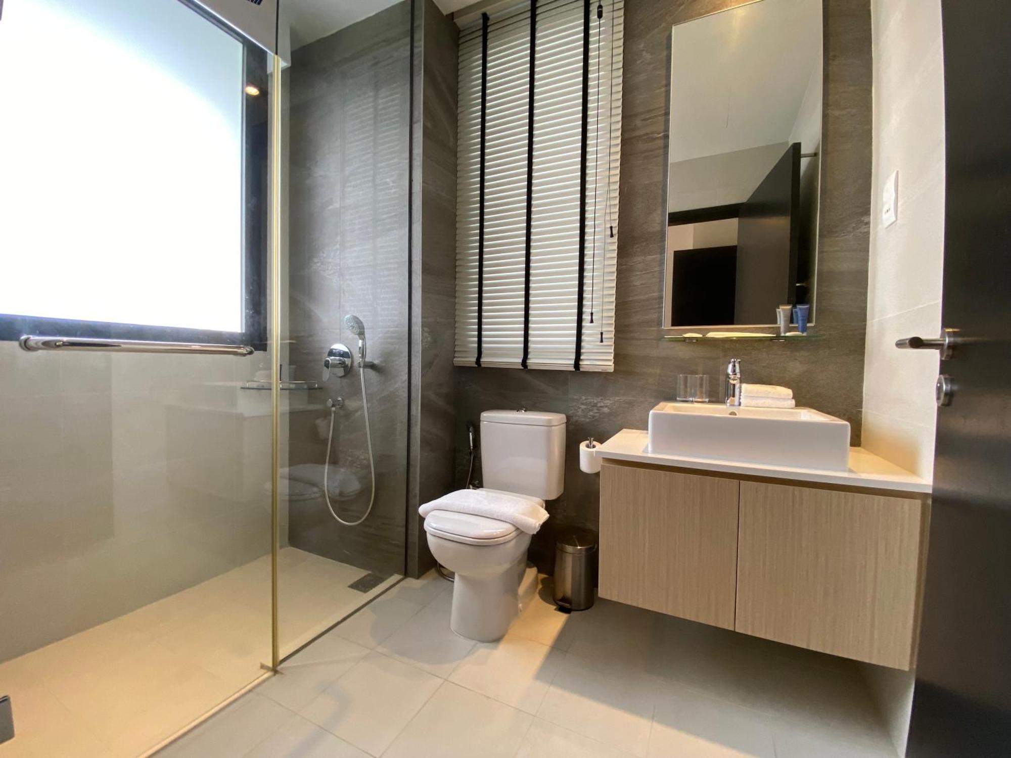 Momentus Serviced Residences Novena Сингапур Экстерьер фото